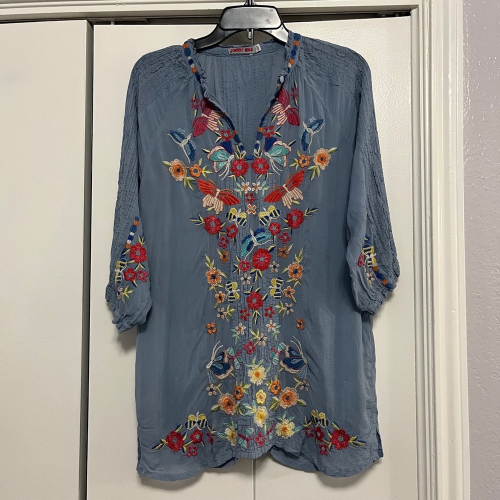 Johnny Was‎ Blue Embroidered Tunic Top Hummingbirds Bees size S - Picture 3 of 4